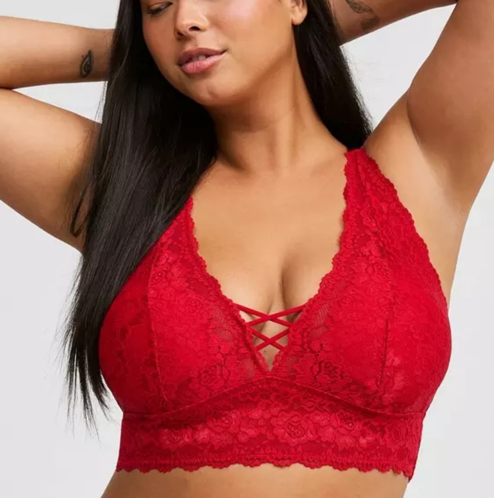 Lace Bralette in Jester Red